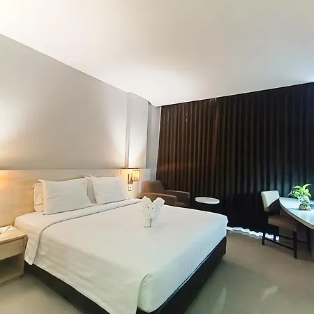 Grand Cakra Hotel Malang Exterior photo
